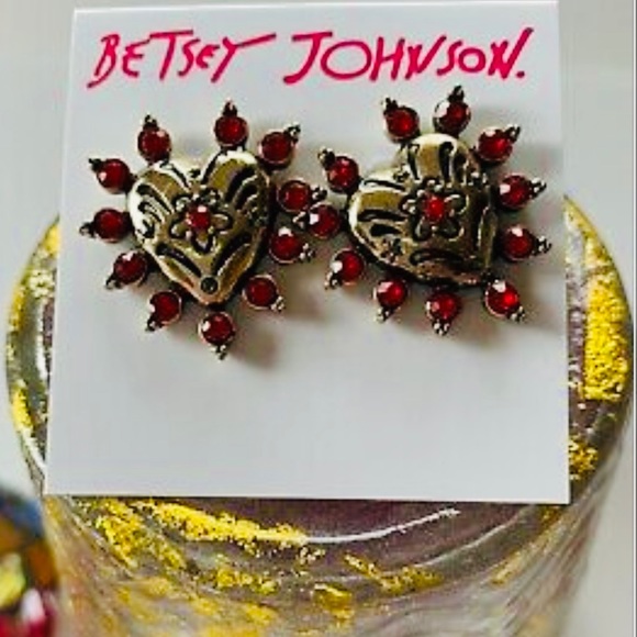 🆕Betsey Johnson Gold-Tone Heart Stud Earrings - Picture 4 of 12